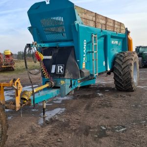 Rolland RF6118 manure spreader